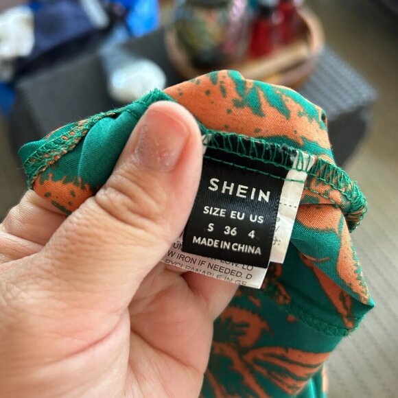 SHEIN Wrap Top Womens Size 4 Green Floral Witchy Whimsigoth Forest Fairy - Picture 4 of 5